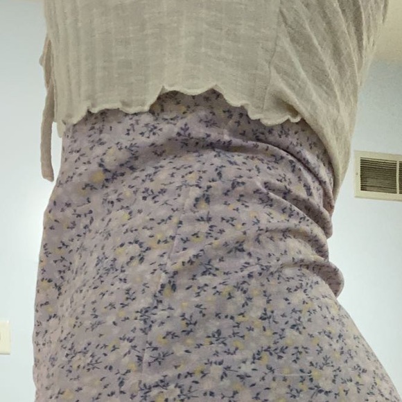 Midi Lavander Floral dress with sweater - Picture 2 of 3